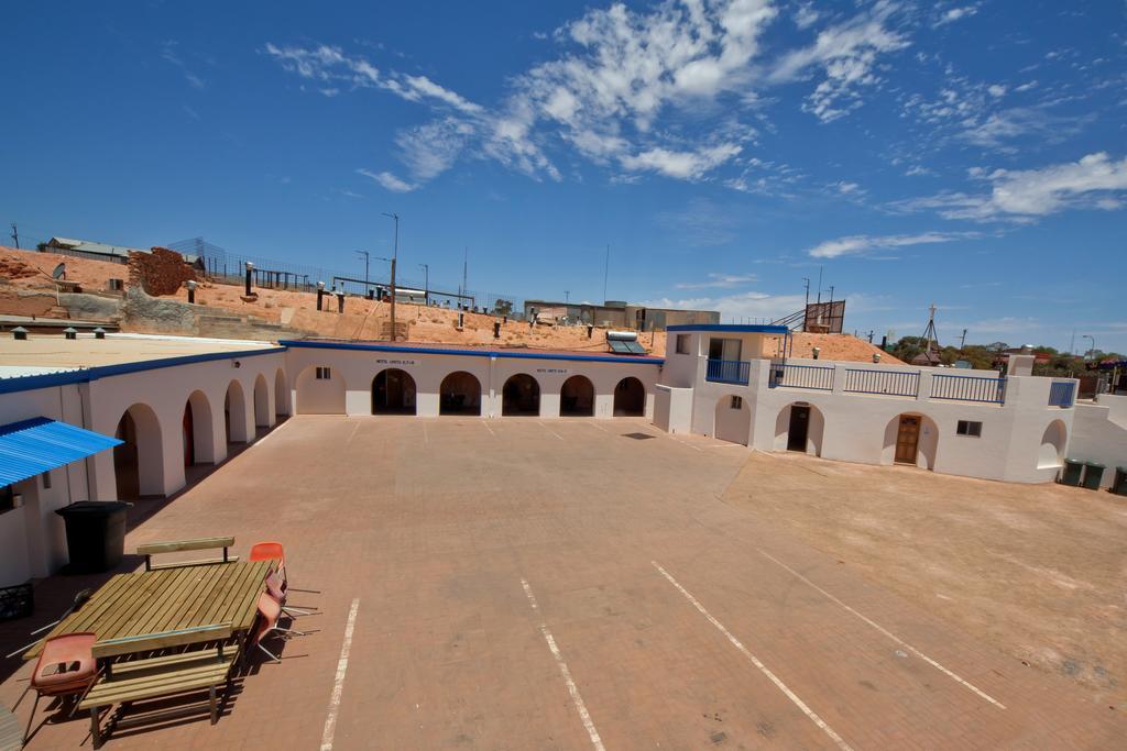 Radeka Downunder Underground Motel Coober Pedy Dış mekan fotoğraf